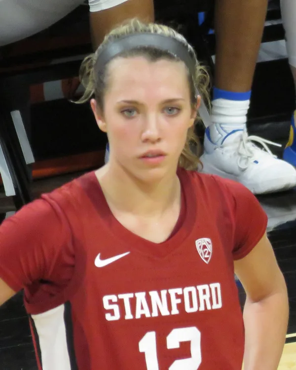 Lexie Hull